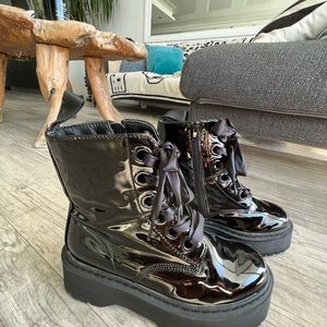 Forever 21 black boots